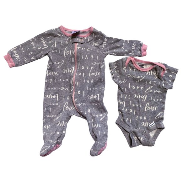 GERBER Baby Girl Sleepers & Onesies Sets - Size Newborn - 4 Sets (8 Pcs Total) - Picture 4 of 6